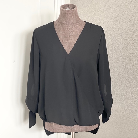 🖤 WEST KEI Allan Surplice Tie Sleeve High Low Blouse Black M - Picture 2 of 8